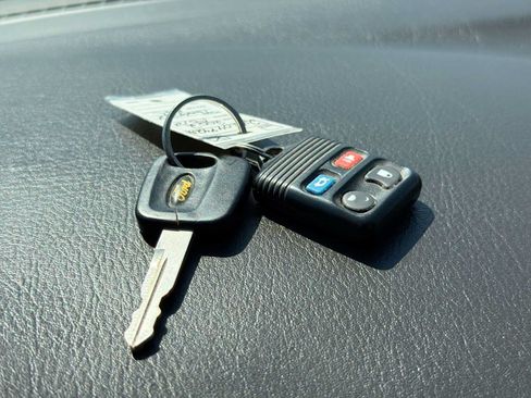 Used 2002 Ford Thunderbird RWD image 23
