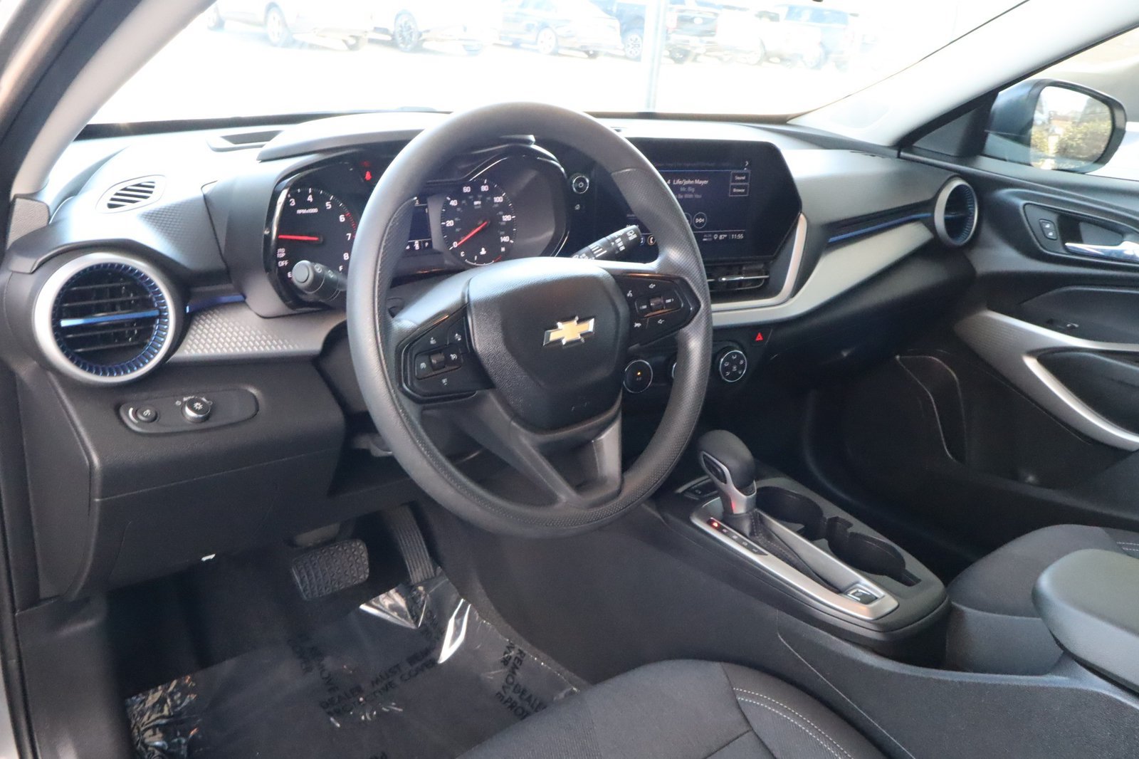 Used 2024 Chevrolet Trax LS FWD image 17