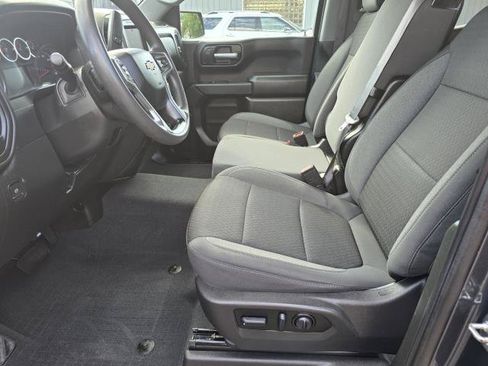 Used 2022 Chevrolet Silverado 1500 Custom w/ Safety Confidence Package AWD/4WD image 9