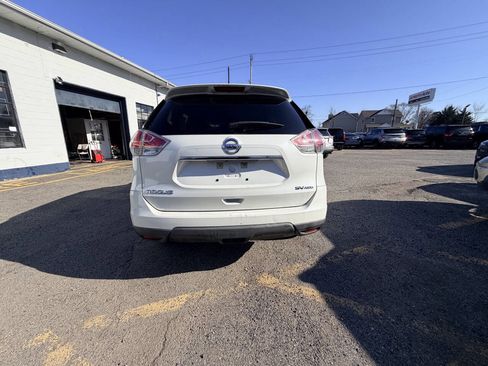 Used 2015 Nissan Rogue SV w/ SV Premium Package image 10