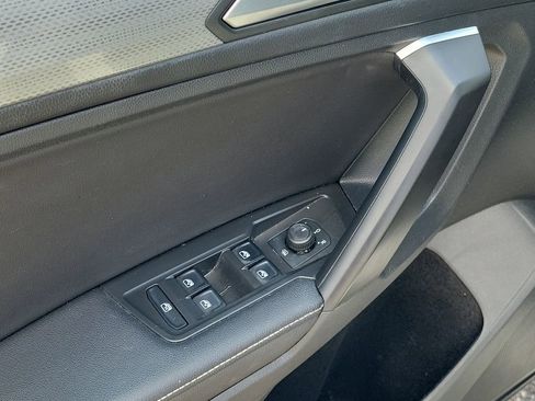 Used 2022 Volkswagen Tiguan S image 21