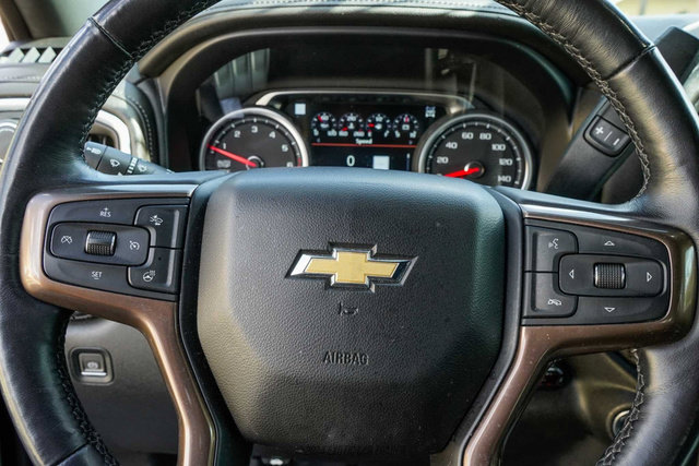 Used 2019 Chevrolet Silverado 1500 High Country w/ Technology Package AWD/4WD image 26