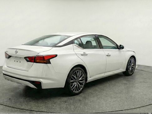 Used 2025 Nissan Altima 2.5 SV image 7