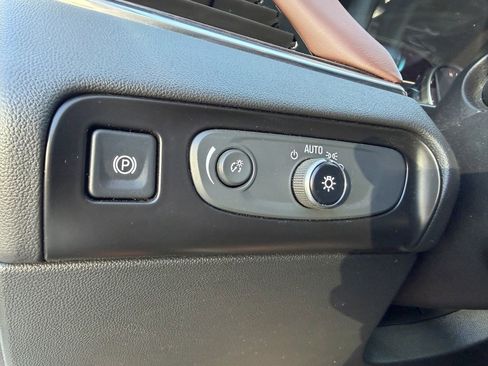 Used 2018 Buick Enclave Avenir w/ Avenir Technology Package image 13