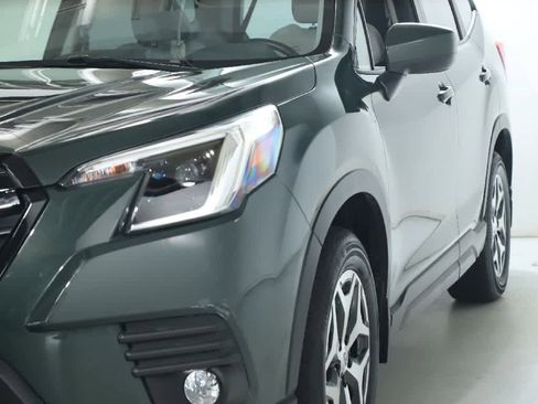 Used 2023 Subaru Forester Premium image 4