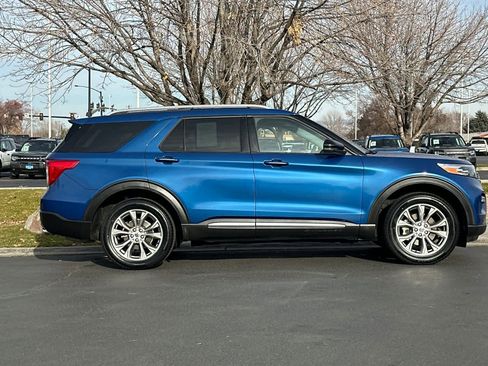 Certified 2022 Ford Explorer Limited w/ Equipment Group 301A image 8