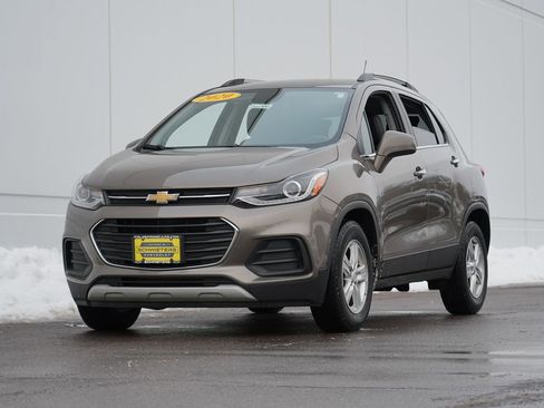 Used 2020 Chevrolet Trax LT w/ LT Convenience Package image 7