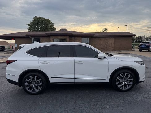 Used 2024 Acura MDX SH-AWD w/ Technology Package image 10