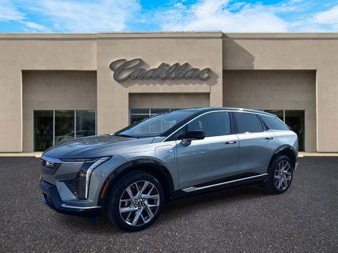 New 2026 Cadillac Optiq Luxury 2 image 7