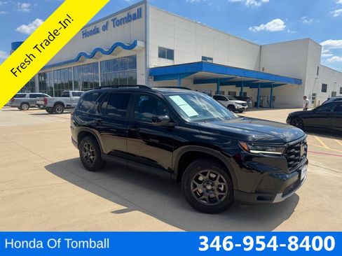 Used 2025 Honda Pilot TrailSport image 1