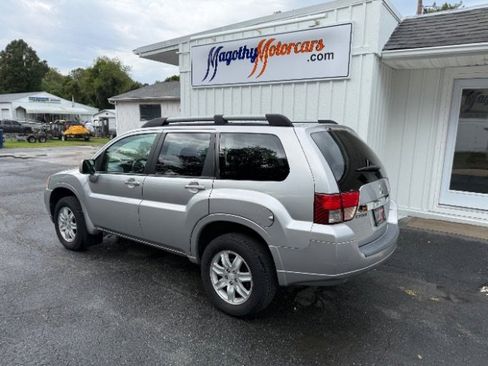 Used 2011 Mitsubishi Endeavor LS image 5