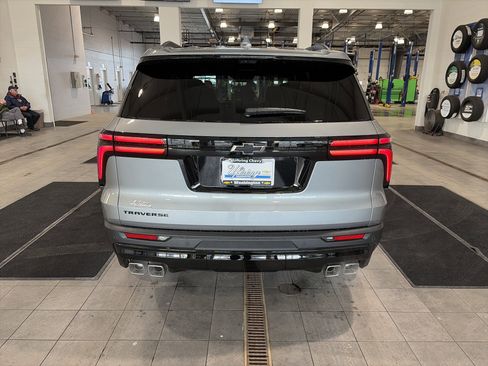 New 2026 Chevrolet Traverse LT w/ Midnight/Sport Edition image 4