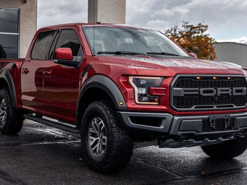 Used 2018 Ford F150 Raptor w/ Equipment Group 802A Luxury image 3