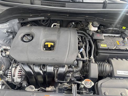 Used 2025 Kia Soul LX w/ LX Technology Package FWD image 30