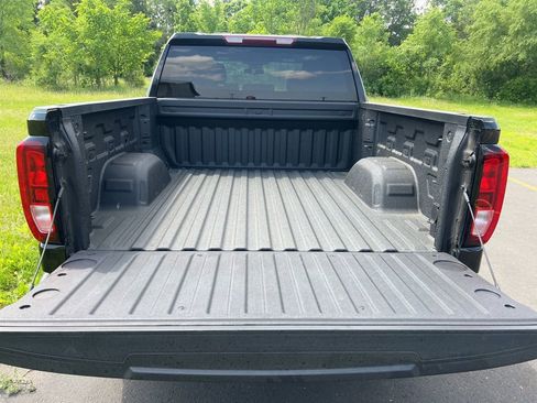 Certified 2024 GMC Sierra 1500 Elevation image 7