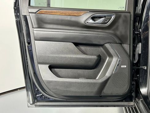 Used 2023 Chevrolet Suburban High Country w/ Premium Package image 20