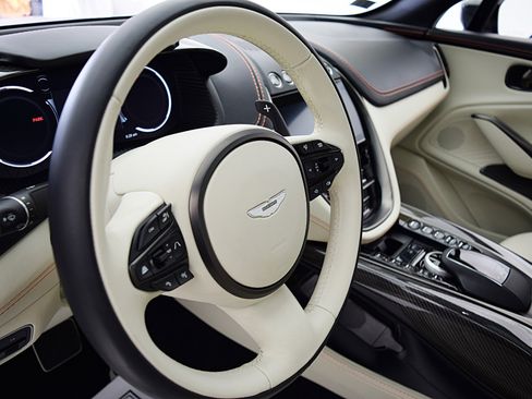 Used 2022 Aston Martin DBX DBX image 29