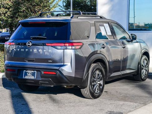 Used 2024 Nissan Pathfinder SV image 6
