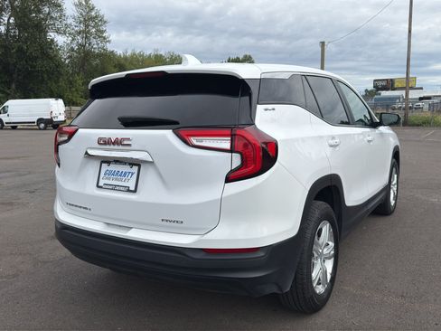Used 2024 GMC Terrain SLE AWD/4WD image 24