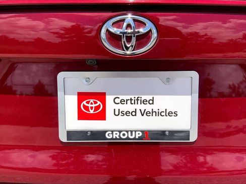 Used 2021 Toyota RAV4 LE FWD image 10