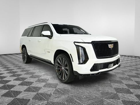 Used 2025 Cadillac Escalade ESV V image 7