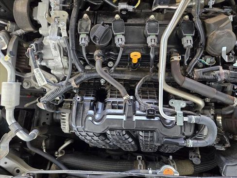 Used 2024 Nissan Altima 2.5 SV image 21