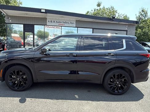 Used 2024 Mitsubishi Outlander FWD image 4