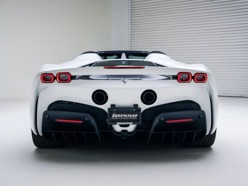 Used 2024 Ferrari SF90 Spider image 6