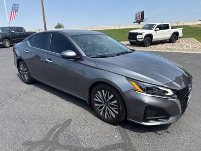 Used 2023 Nissan Altima 2.5 SV