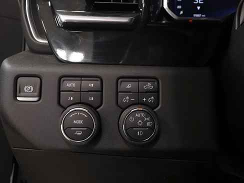 Used 2025 Chevrolet Silverado 1500 RST AWD/4WD image 19