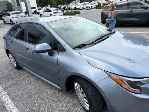 Used 2020 Toyota Corolla LE FWD image 6