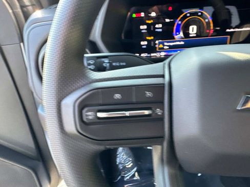 New 2025 Chevrolet Colorado W/T image 18