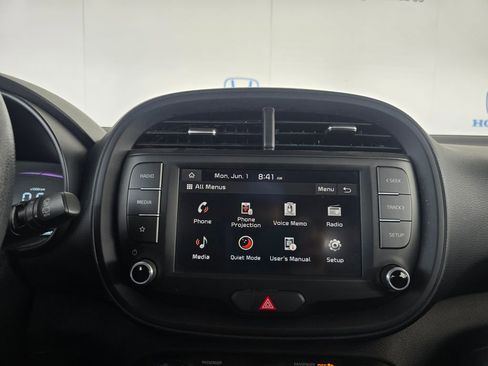 Used 2025 Kia Soul LX FWD image 19