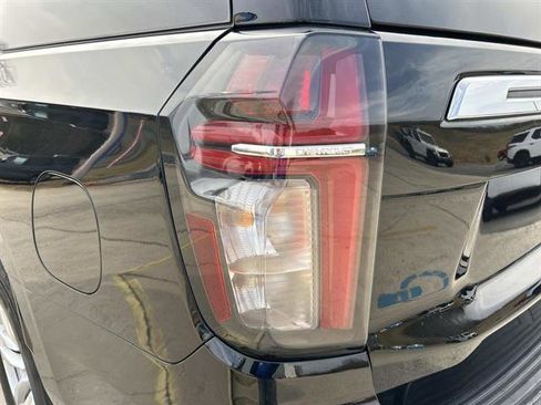 Used 2023 Chevrolet Suburban LT image 11