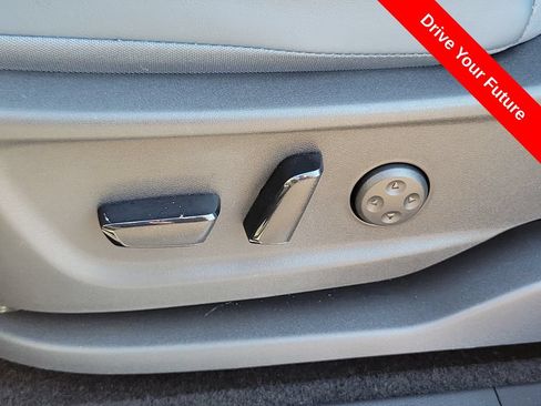 Used 2025 Nissan Ariya Platinum AWD/4WD image 18