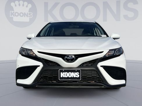 Used 2022 Toyota Camry SE image 11