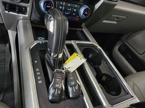 Used 2017 Ford F150 Lariat w/ Equipment Group 502A Luxury AWD/4WD image 29