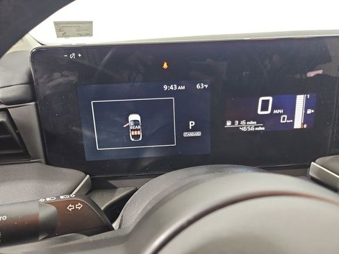 Certified 2025 Nissan Kicks S image 18