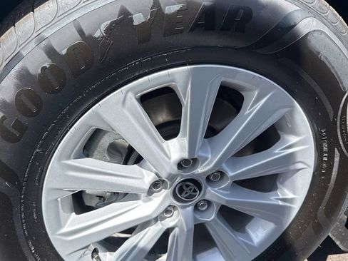 New 2026 Toyota Grand Highlander XLE FWD image 10