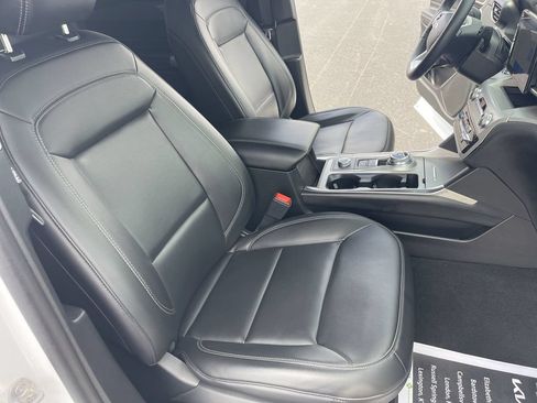 Used 2023 Ford Explorer XLT w/ Equipment Group 202A AWD/4WD image 24