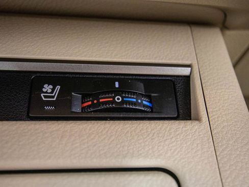 Used 2013 Lexus ES 350 350 w/ Luxury Pkg image 25