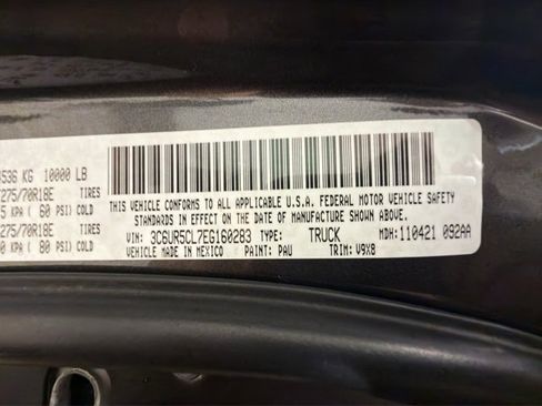 Used 2014 RAM 2500 Tradesman w/ Chrome Appearance Group image 31