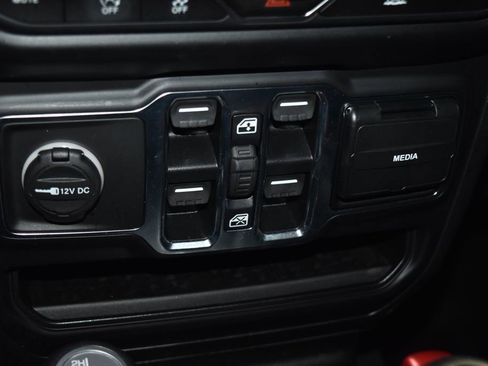 Used 2021 Jeep Wrangler Unlimited Sport image 13