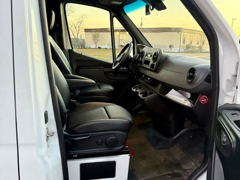 Used 2021 Mercedes-Benz Sprinter 3500 w/ Driver Convenience Package image 14