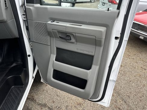Used 2016 Ford E-350 and Econoline 350 Super Duty w/ Power Windows & Locks Group RWD image 16