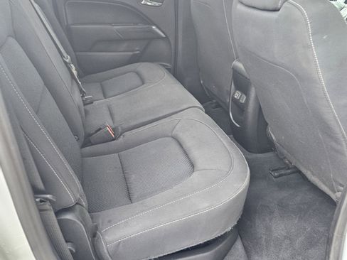 Used 2019 Chevrolet Colorado LT AWD/4WD image 10