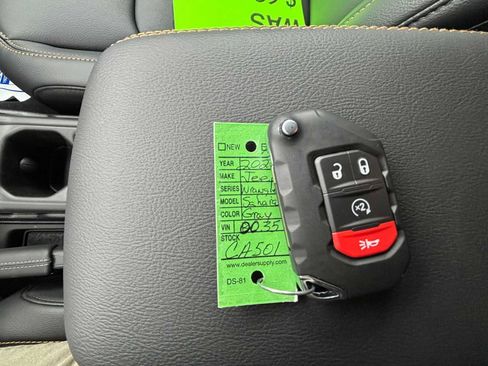 Used 2025 Jeep Wrangler Sahara image 47