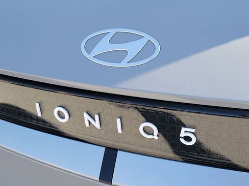New 2026 Hyundai Ioniq 5 SE image 24