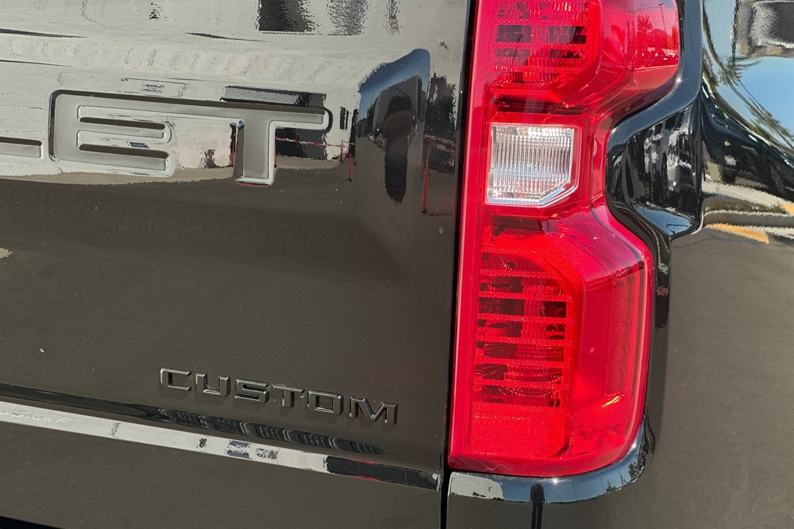 New 2026 Chevrolet Silverado 1500 Custom w/ LPO, Dark Essentials Package AWD/4WD image 25
