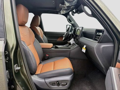 New 2026 Lexus GX 550 w/ Accessory Package (2T) AWD/4WD image 16